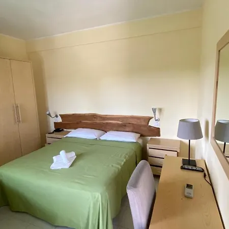 Lägenhetshotell Borgo Degli Ulivi Natural 4*