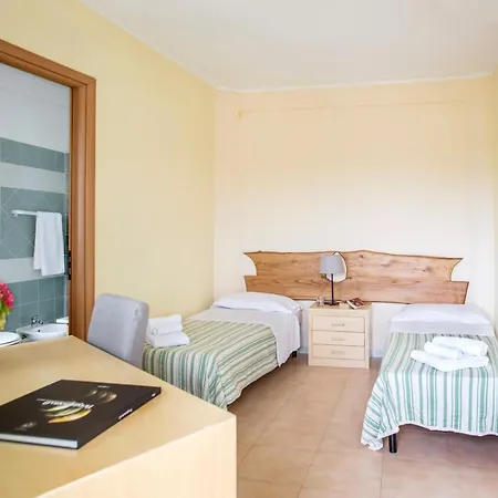 Lägenhetshotell Borgo Degli Ulivi Natural 4*