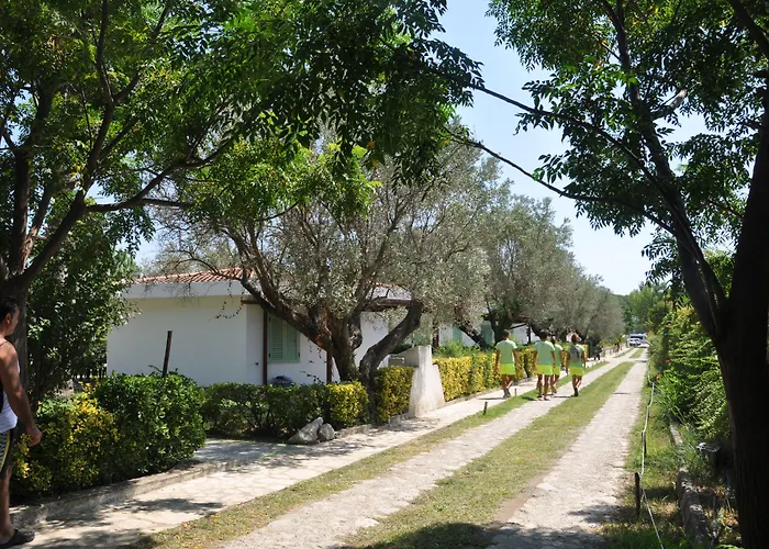 アパートホテル Borgo Degli Ulivi Natural 4*