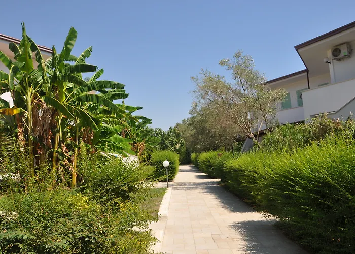 アパートホテル Borgo Degli Ulivi Natural 4*