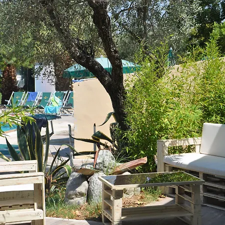 Апарт-отель Borgo Degli Ulivi Natural Селлия-Марина