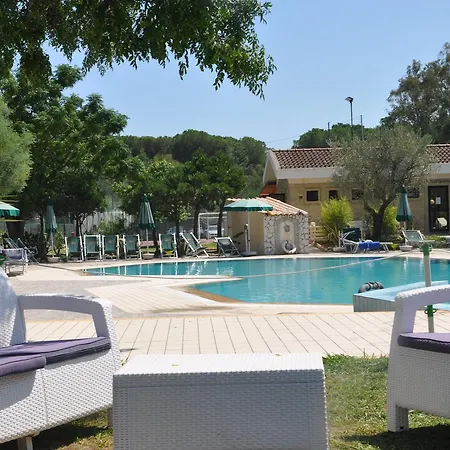 Borgo Degli Ulivi Natural Aparthotel 4*