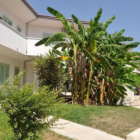 Апарт-отель Borgo Degli Ulivi Natural Селлия-Марина
