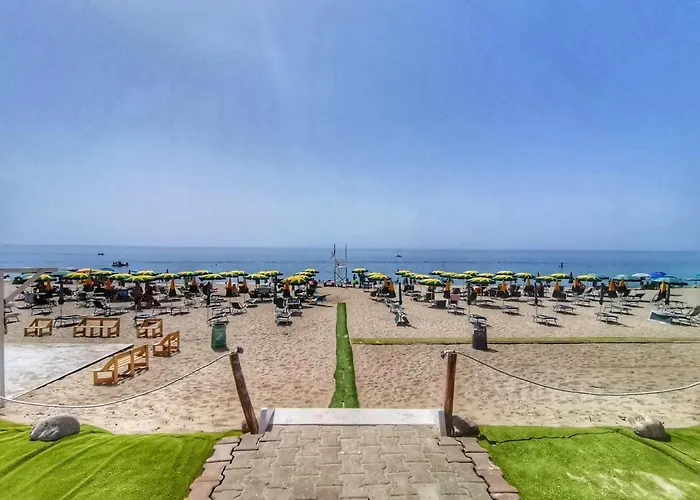 Borgo Degli Ulivi Natural 公寓式酒店 4*