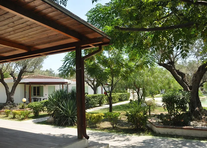 公寓式酒店 Borgo Degli Ulivi Natural 4*