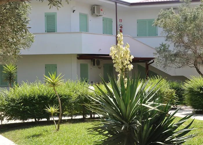 Borgo Degli Ulivi Natural 公寓式酒店